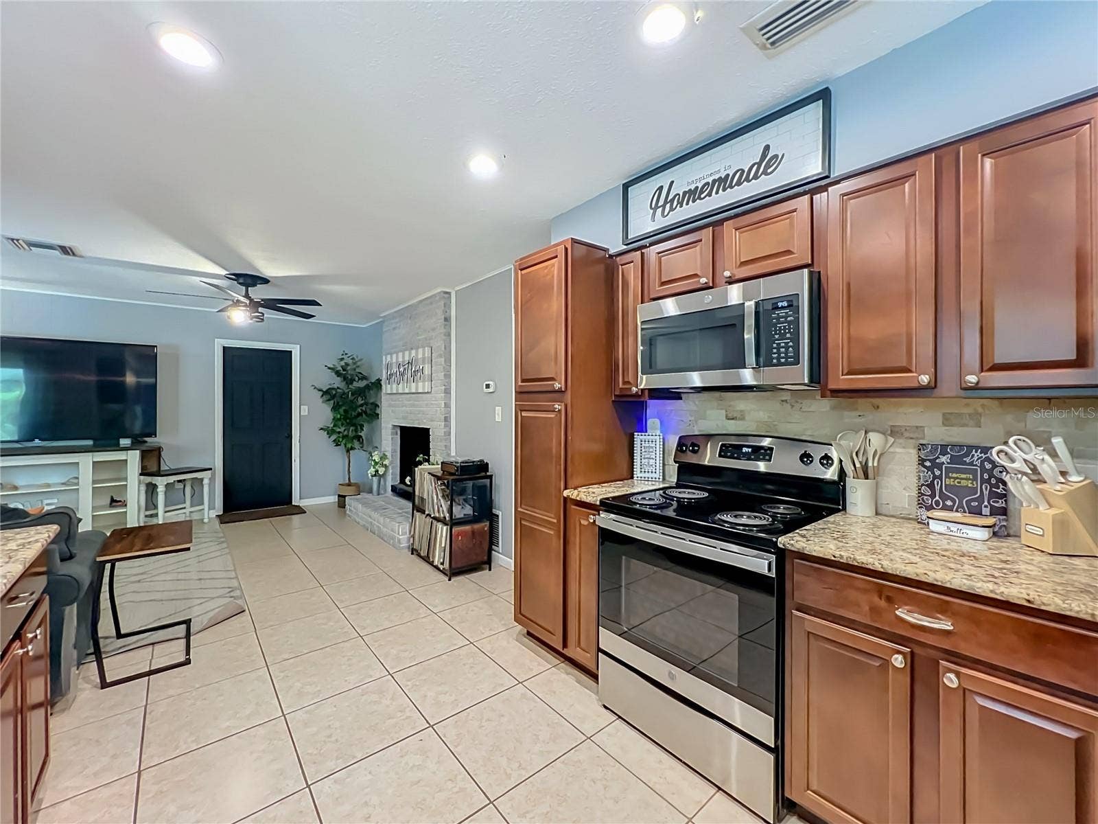 128 ALDEAN DRIVE, Sanford, FL 32771 128 ALDEAN DRIVE, Sanford, FL 32771