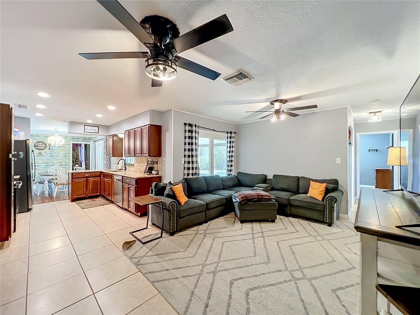 128 ALDEAN DRIVE, Sanford, FL 32771 128 ALDEAN DRIVE, Sanford, FL 32771