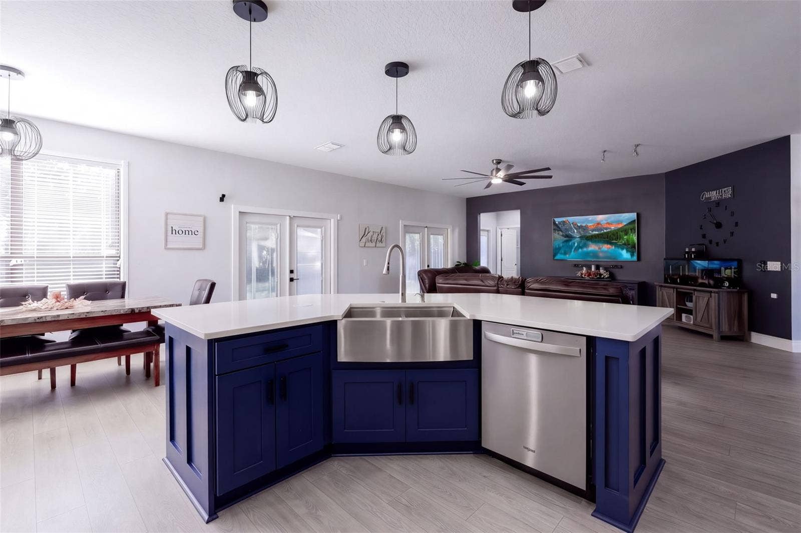 10603 SUNRISE TERRACE DRIVE, Orlando, FL 32825 Kitchen Island with stainless steel farmhouse sink