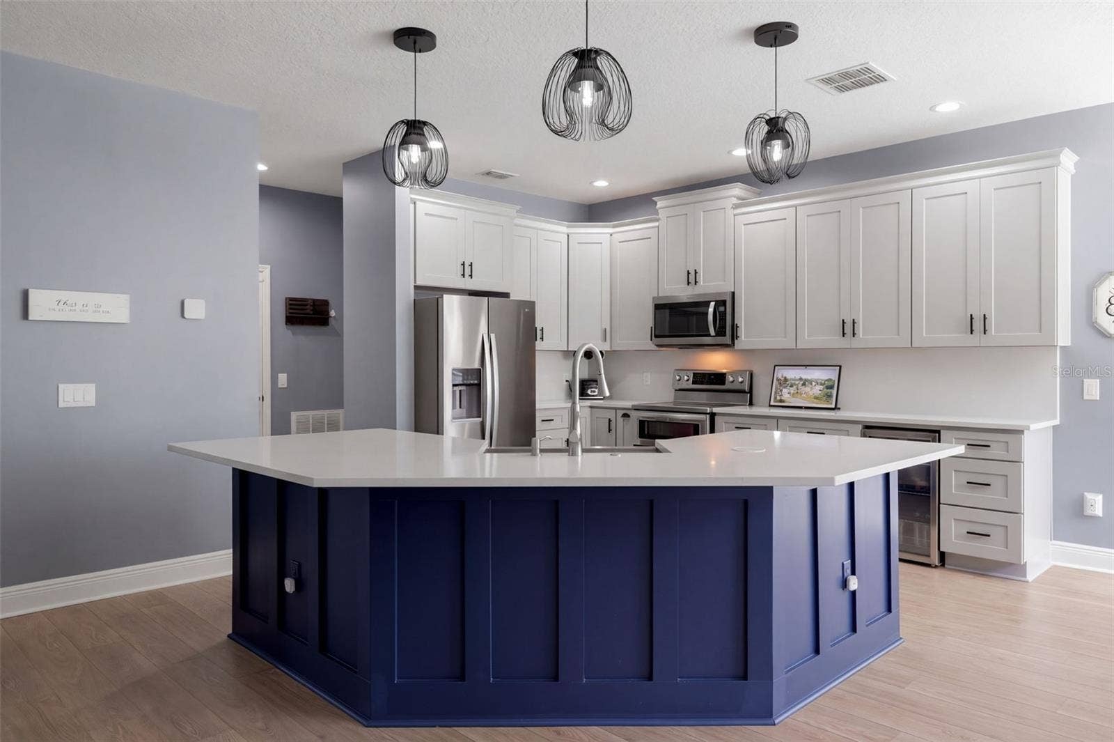 10603 SUNRISE TERRACE DRIVE, Orlando, FL 32825 Kitchen and Quartz Island