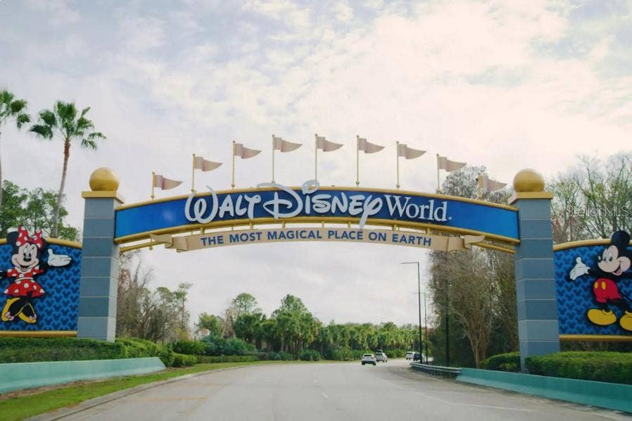 13541 PARKFIELD WAY, Winter Garden, FL 34787 Disney Entrance Closest to Community