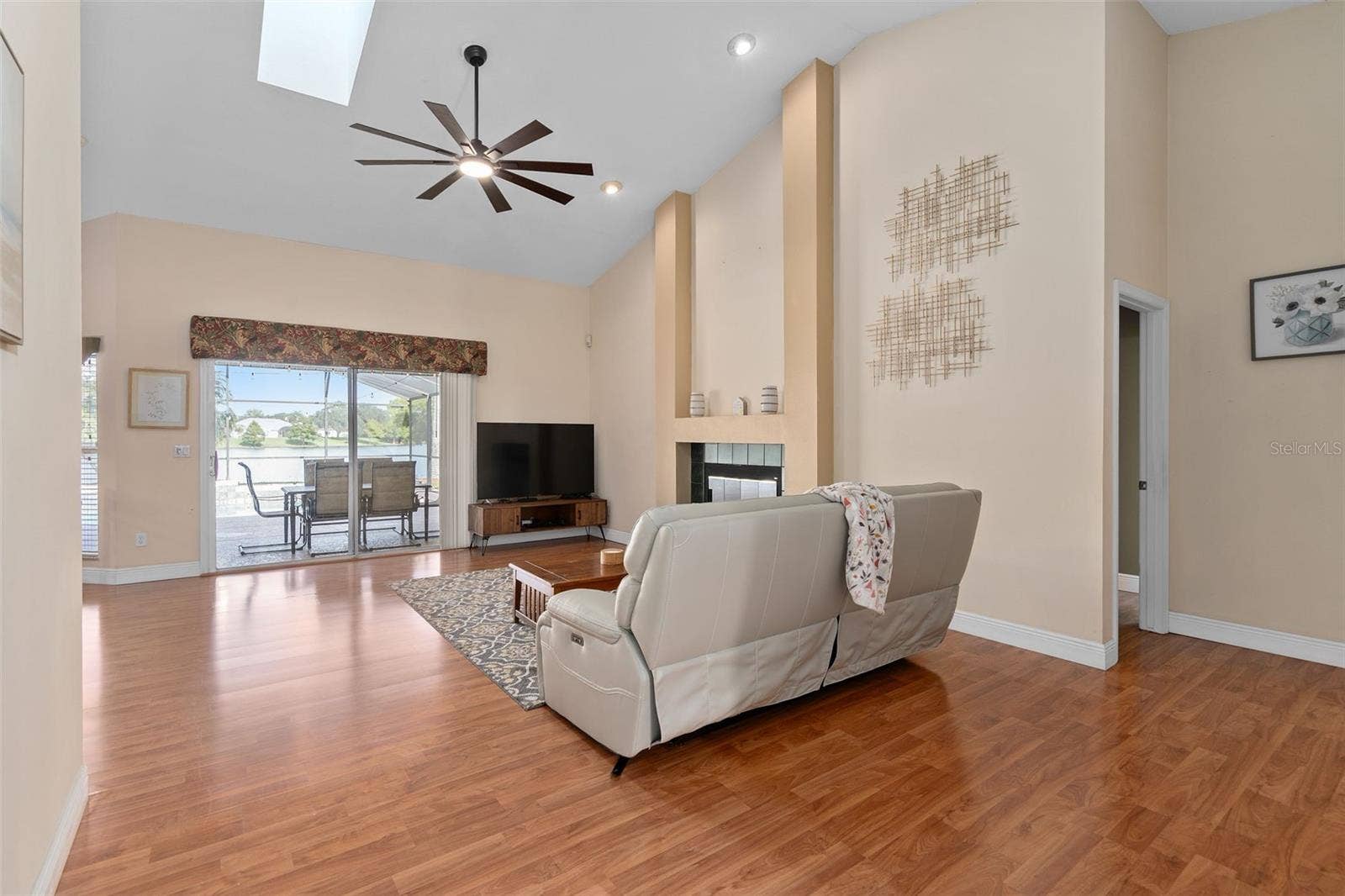 13715 BLUEWATER CIRCLE, Orlando, FL 32828 13715 BLUEWATER CIRCLE, Orlando, FL 32828