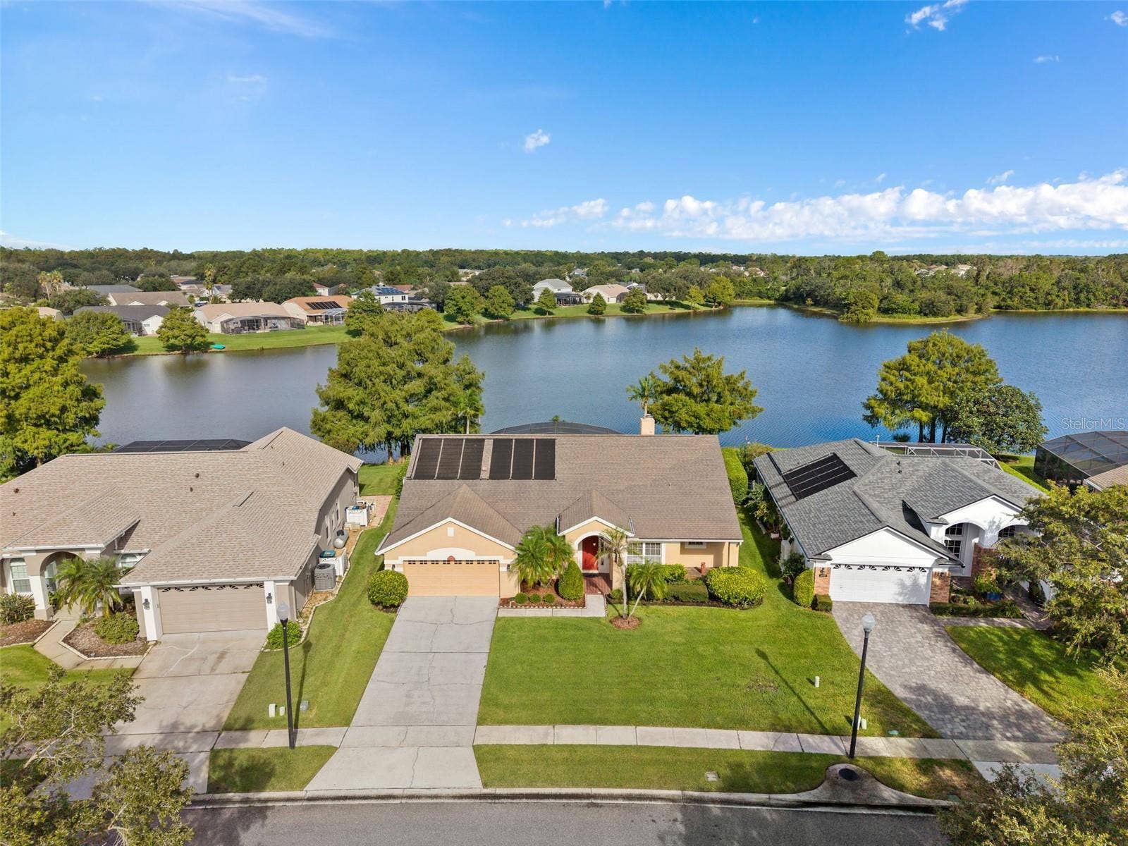 13715 BLUEWATER CIRCLE, Orlando, FL 32828 13715 BLUEWATER CIRCLE, Orlando, FL 32828