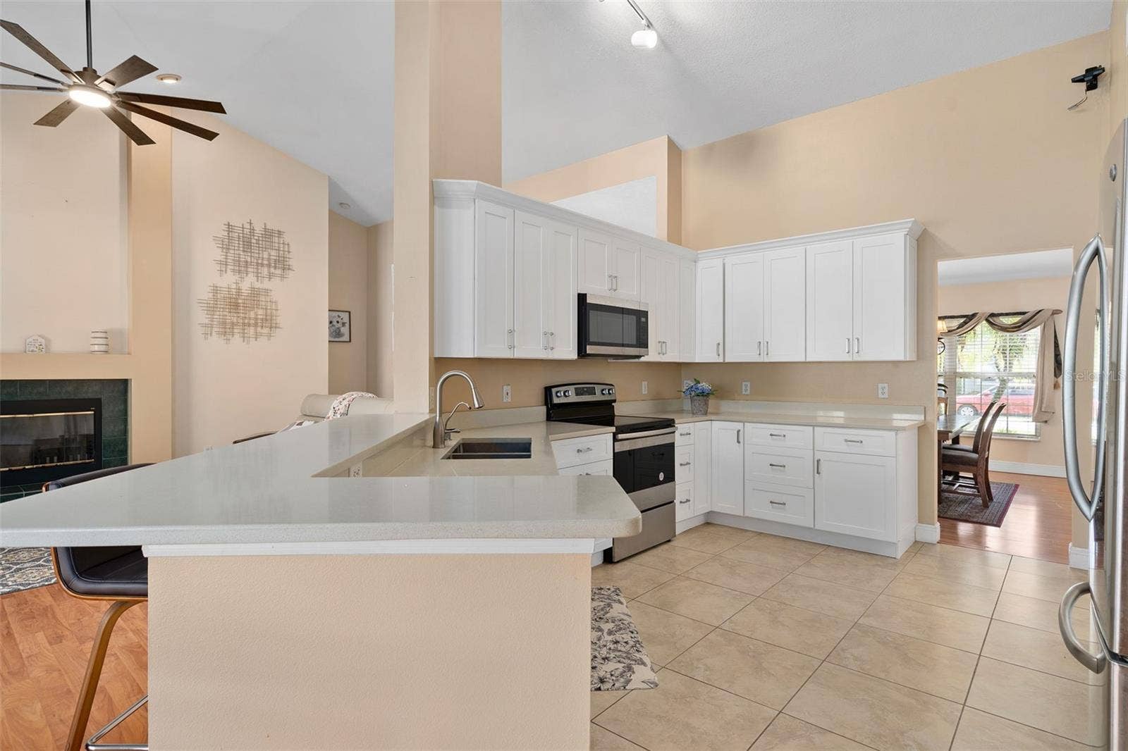 13715 BLUEWATER CIRCLE, Orlando, FL 32828 13715 BLUEWATER CIRCLE, Orlando, FL 32828