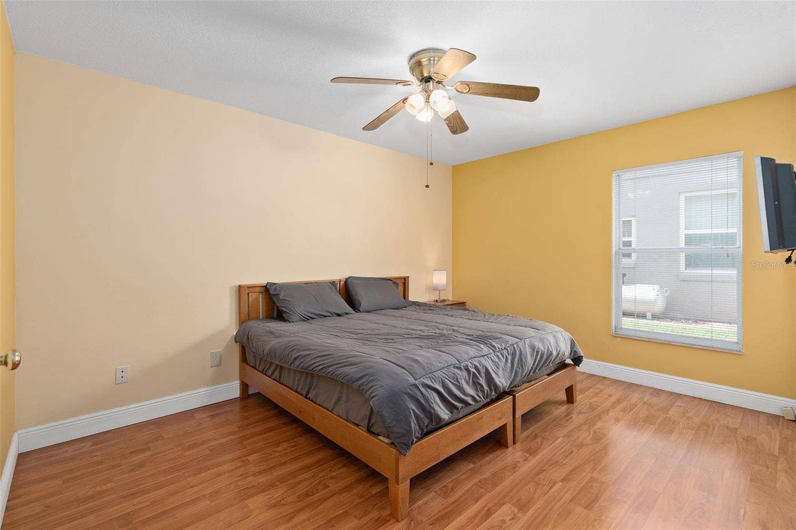 13715 BLUEWATER CIRCLE, Orlando, FL 32828 13715 BLUEWATER CIRCLE, Orlando, FL 32828