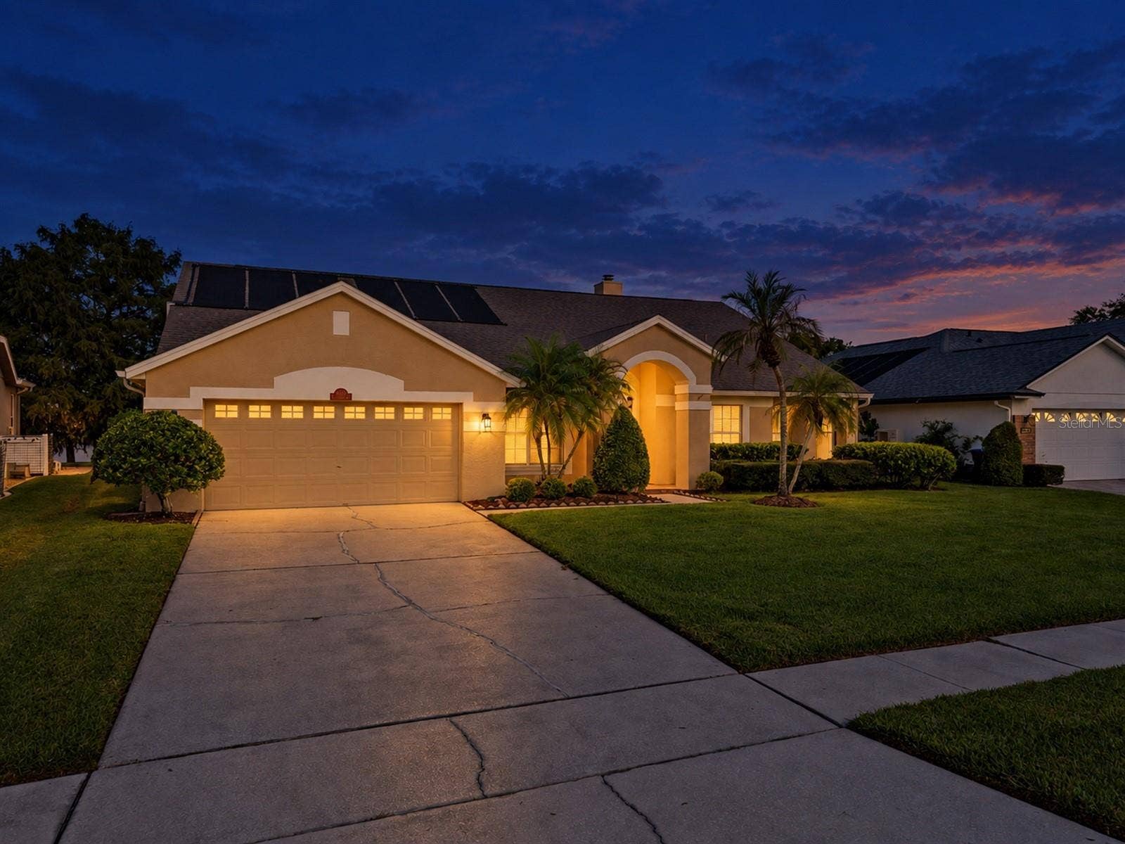 13715 BLUEWATER CIRCLE, Orlando, FL 32828 13715 BLUEWATER CIRCLE, Orlando, FL 32828