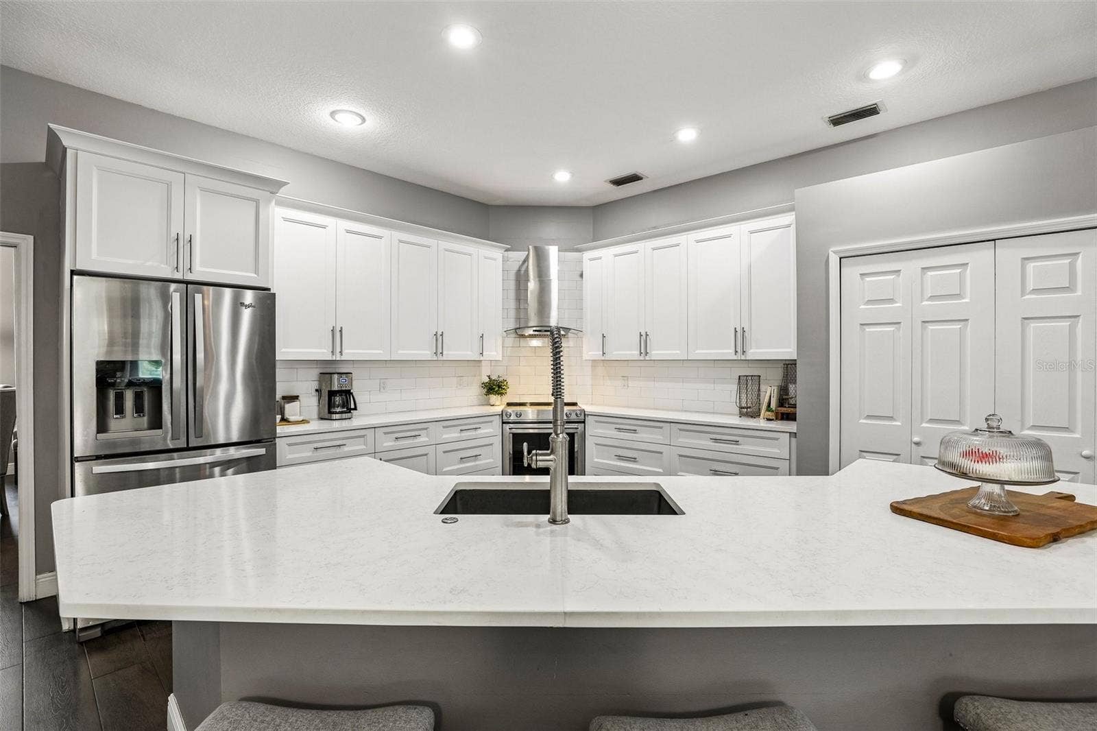 1522 EAGLE NEST CIRCLE, Winter Springs, FL 32708 Kitchen with Quartz Countertops