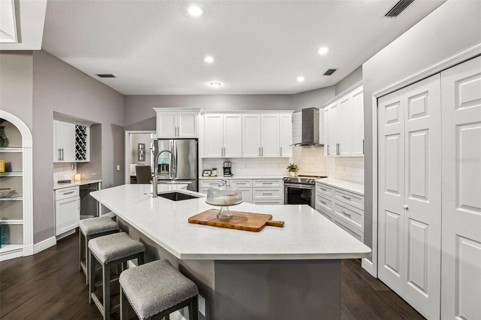 1522 EAGLE NEST CIRCLE, Winter Springs, FL 32708 The Heart of the Home