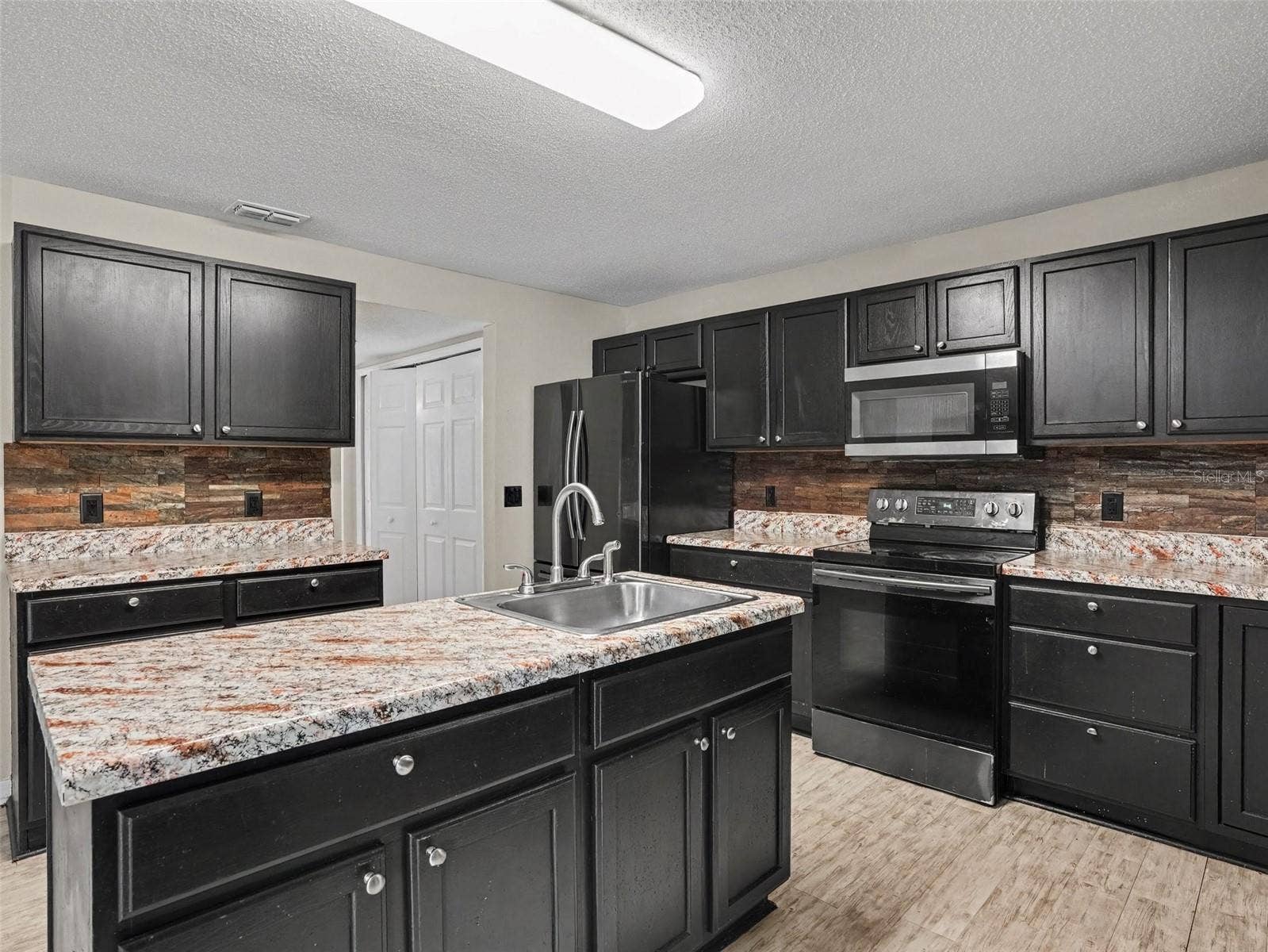 829 SUN RIDGE VILLAGE DRIVE, Winter Haven, FL 33880 829 SUN RIDGE VILLAGE DRIVE, Winter Haven, FL 33880