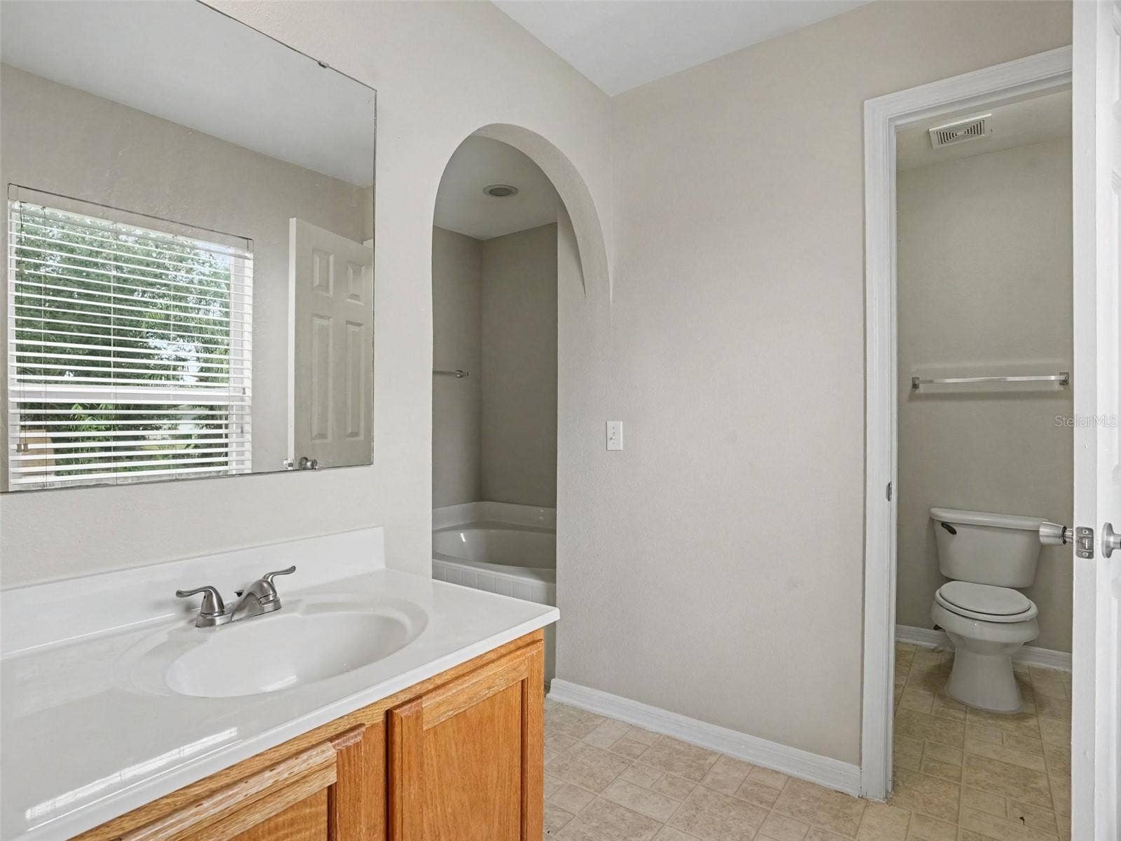 829 SUN RIDGE VILLAGE DRIVE, Winter Haven, FL 33880 829 SUN RIDGE VILLAGE DRIVE, Winter Haven, FL 33880