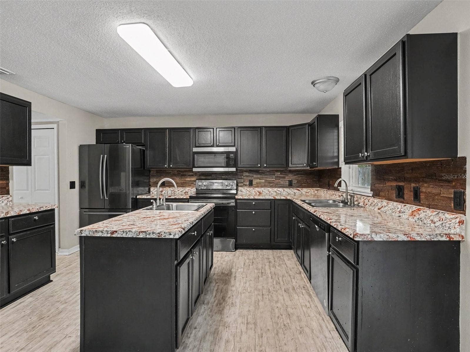 829 SUN RIDGE VILLAGE DRIVE, Winter Haven, FL 33880 829 SUN RIDGE VILLAGE DRIVE, Winter Haven, FL 33880
