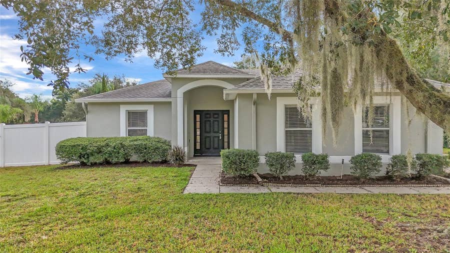 Property photo for 2073 HAYFIELD WAY, Apopka, FL