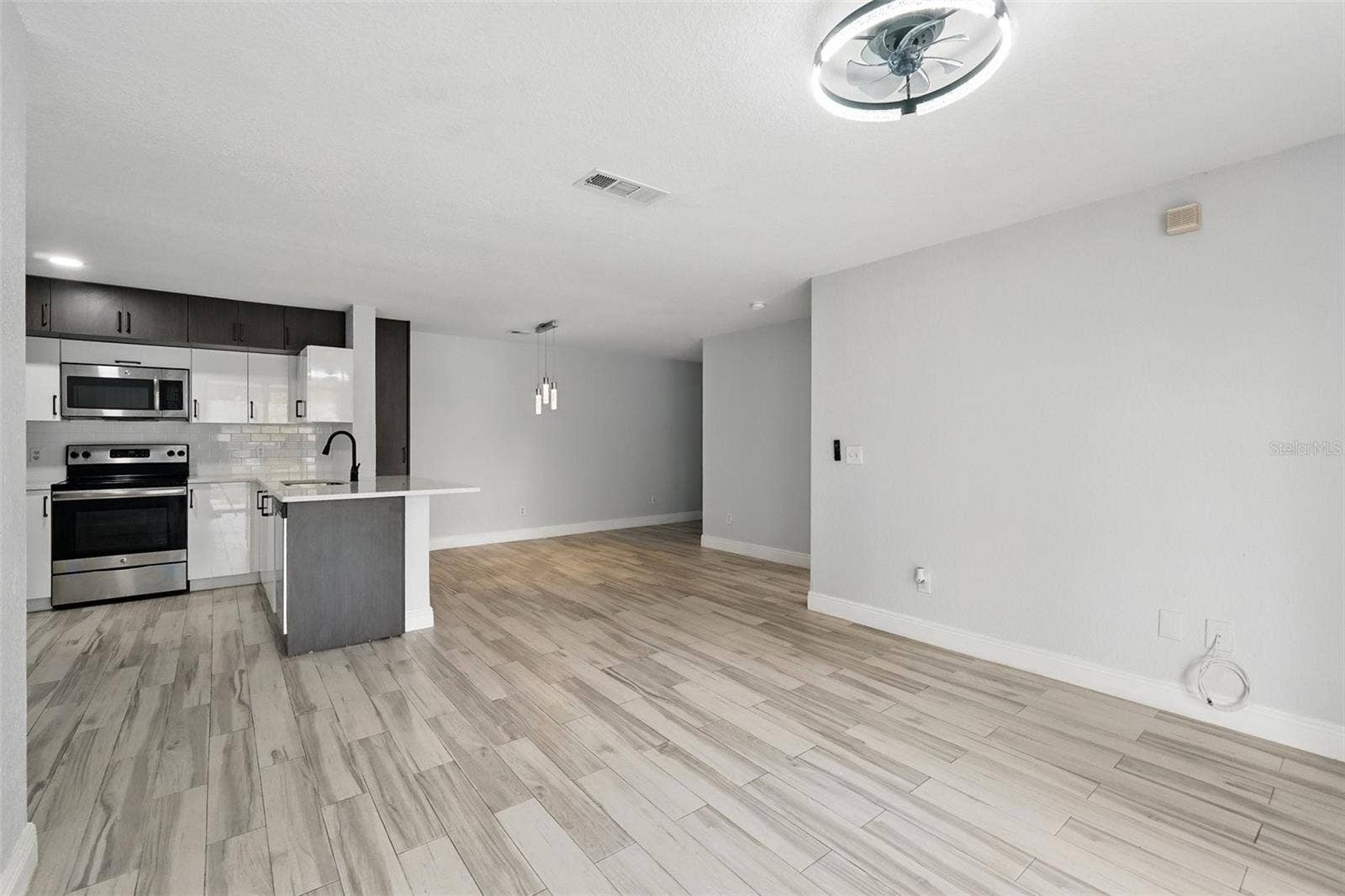 7524 SEURAT STREET, #12105, Orlando, FL 32819 7524 SEURAT STREET, #12105, Orlando, FL 32819