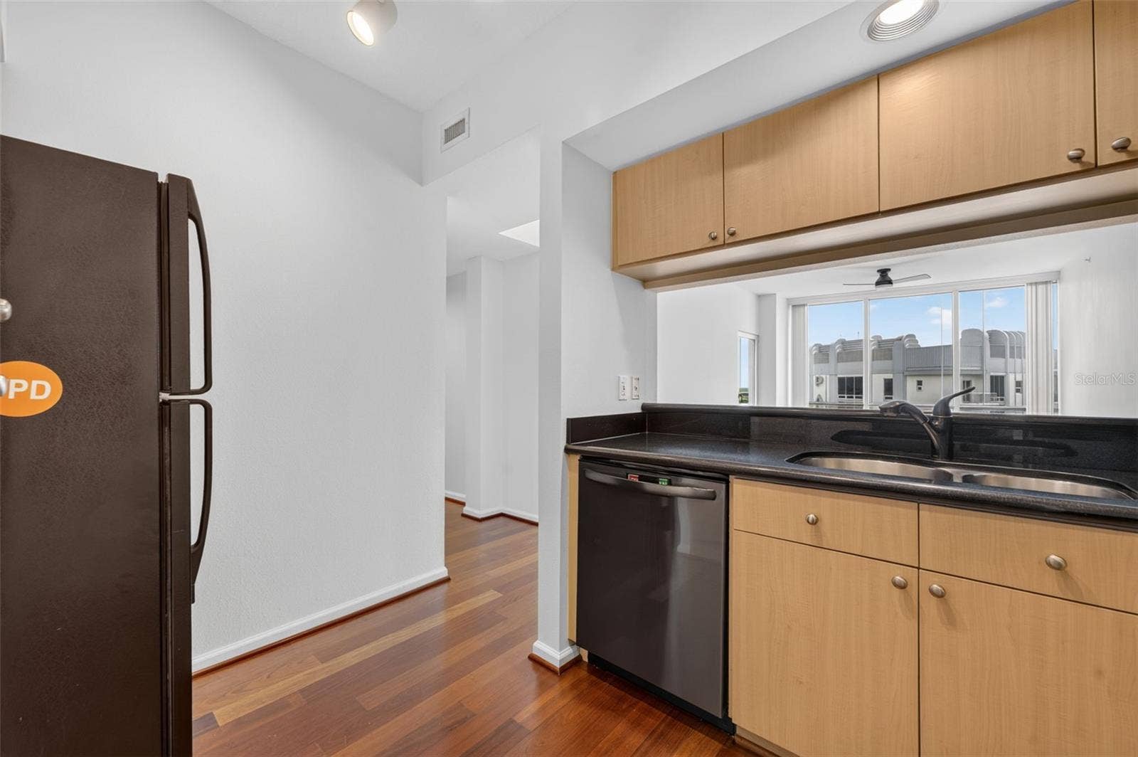 322 E CENTRAL BOULEVARD, #1913, Orlando, FL 32801 Kitchen