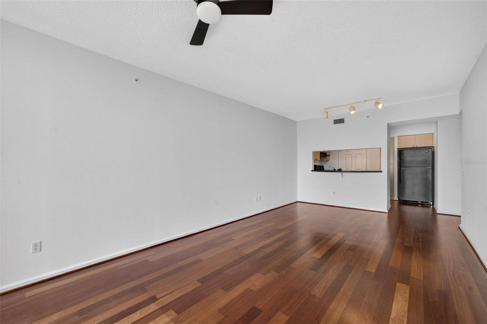 322 E CENTRAL BOULEVARD, #1913, Orlando, FL 32801 Living area