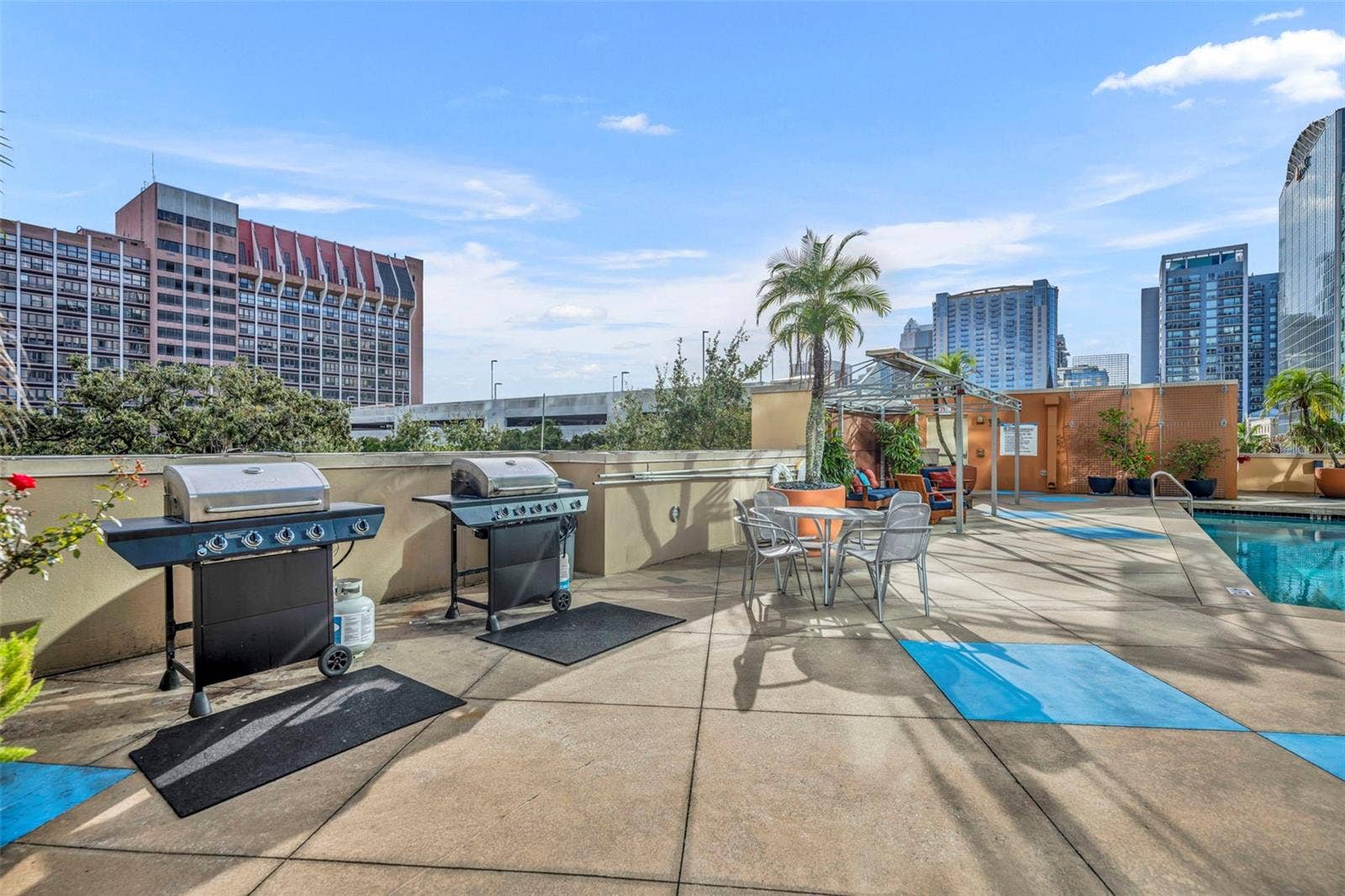 322 E CENTRAL BOULEVARD, #1913, Orlando, FL 32801 BBQ Grill area