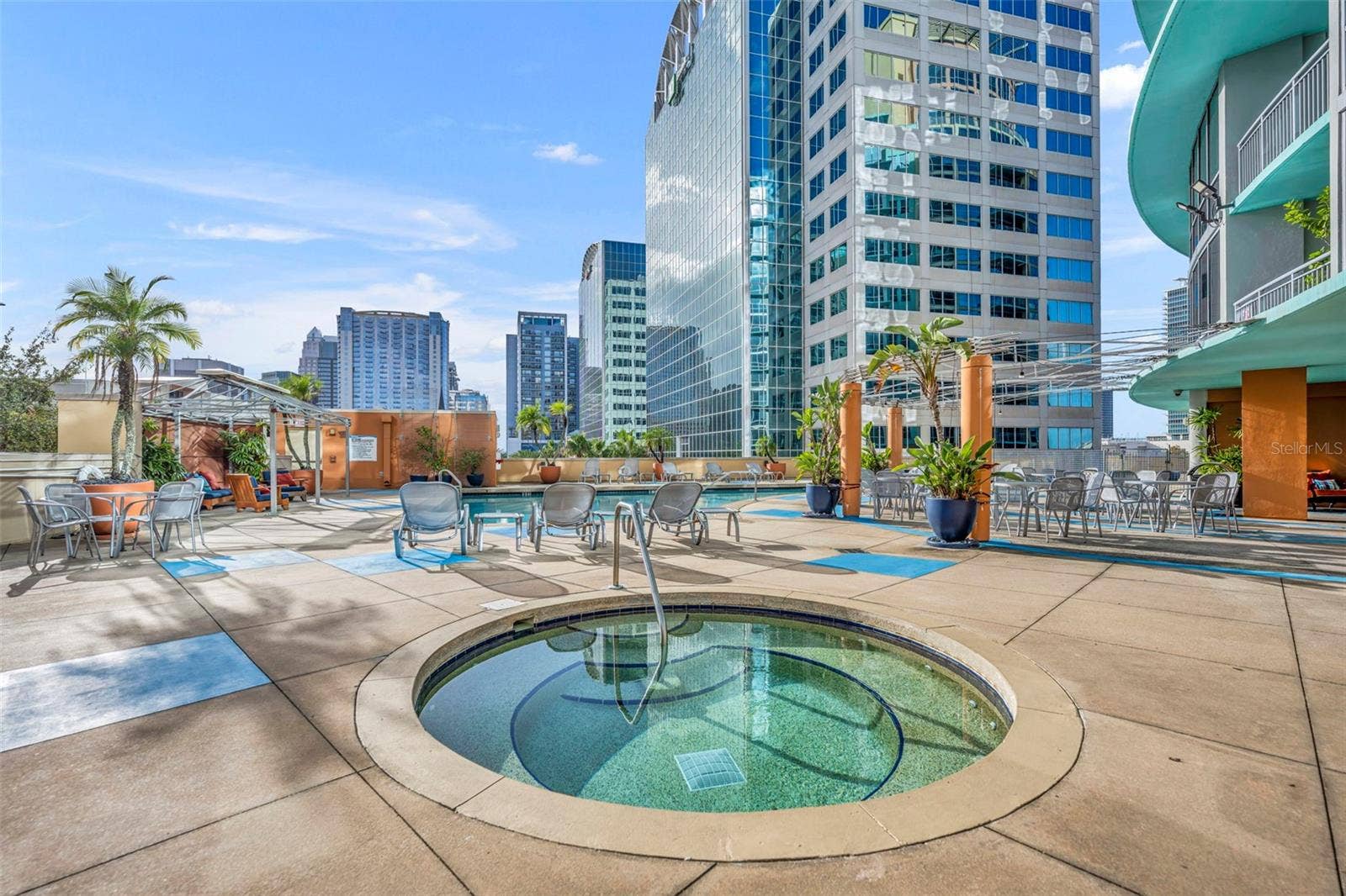 322 E CENTRAL BOULEVARD, #1913, Orlando, FL 32801 Pool