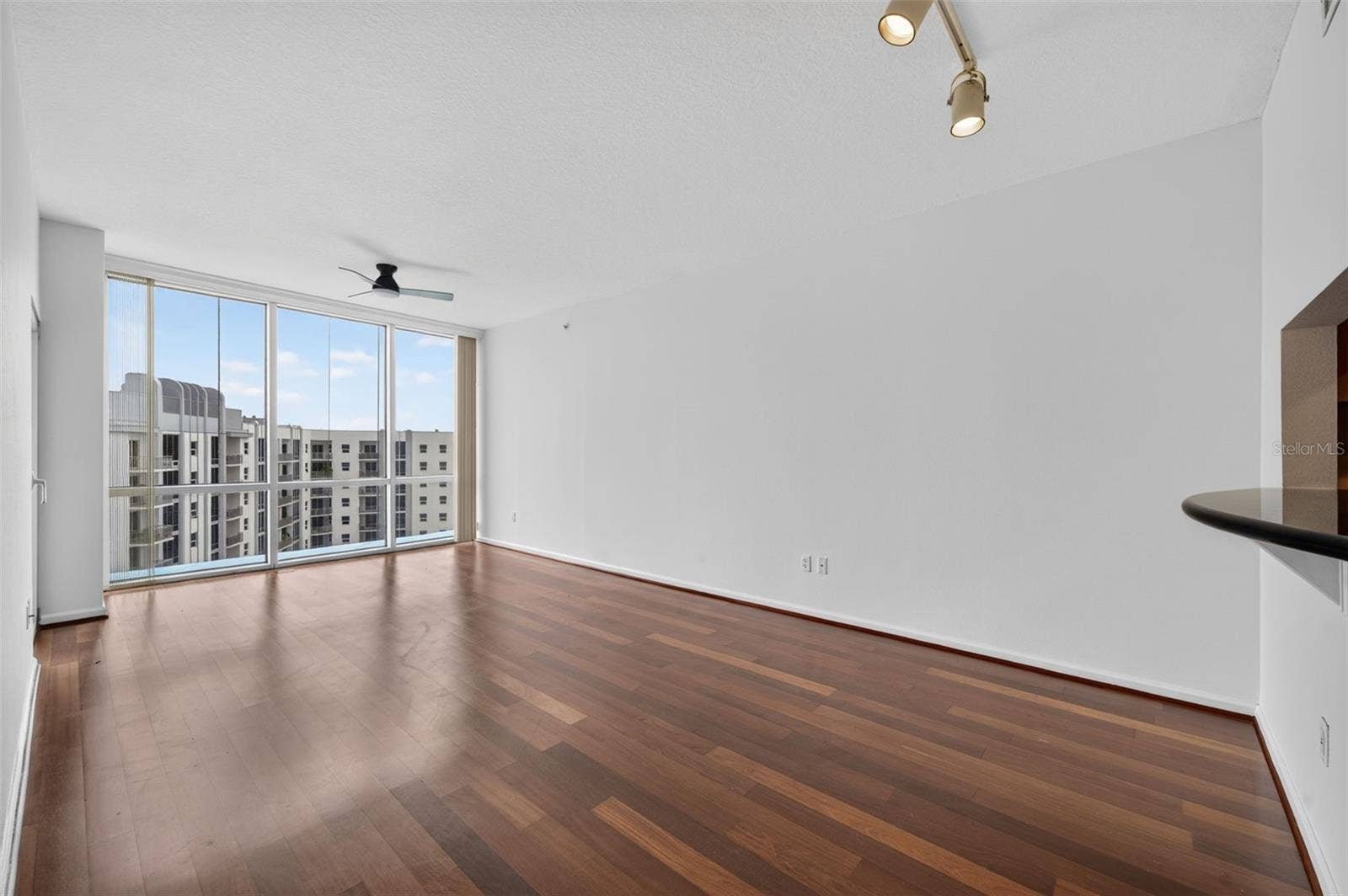 322 E CENTRAL BOULEVARD, #1913, Orlando, FL 32801 Living area