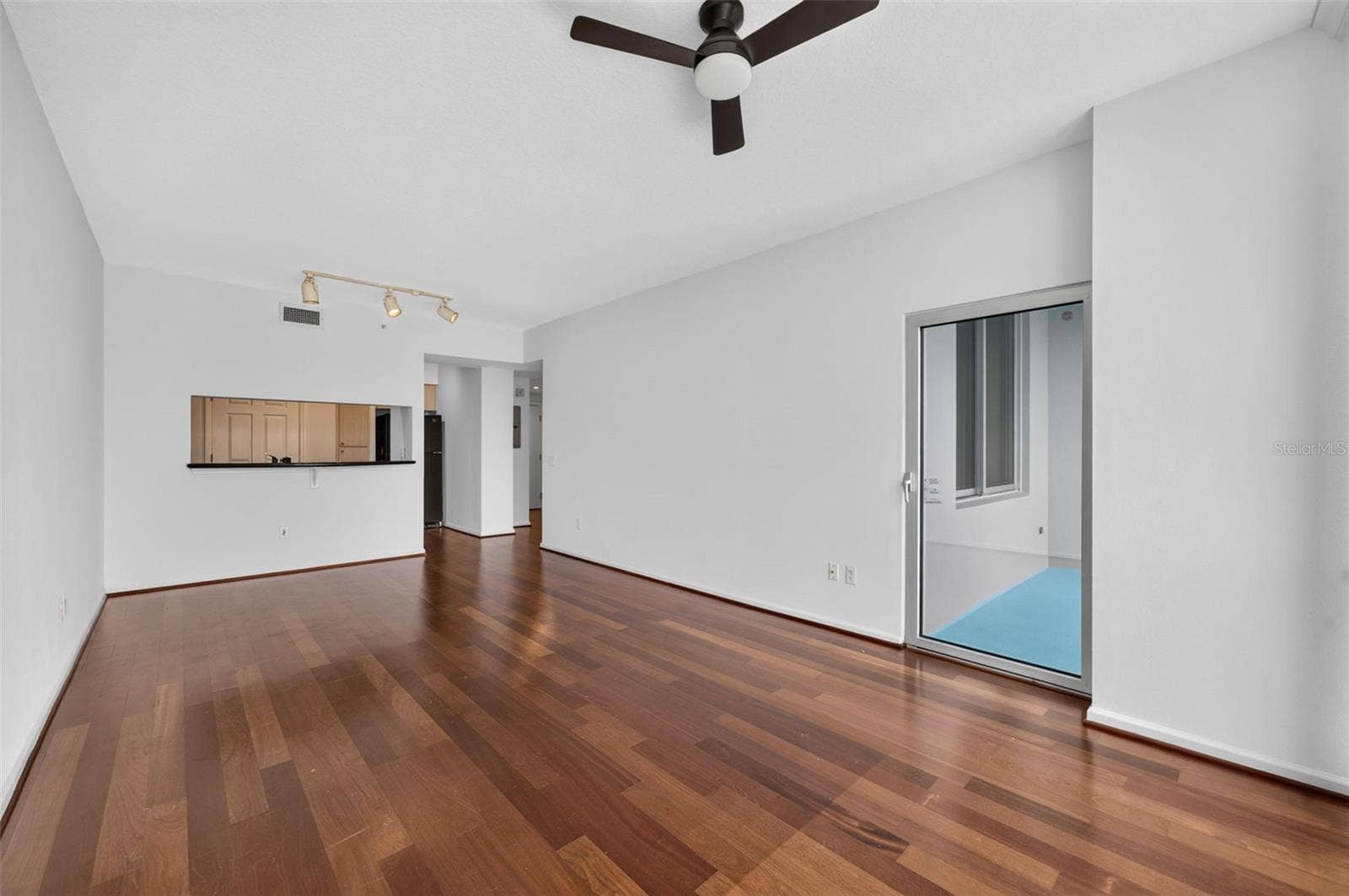 322 E CENTRAL BOULEVARD, #1913, Orlando, FL 32801 Living area