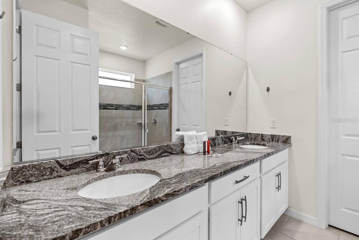 8923 COCONUT BREEZE DRIVE, Kissimmee, FL 34747 8923 COCONUT BREEZE DRIVE, Kissimmee, FL 34747