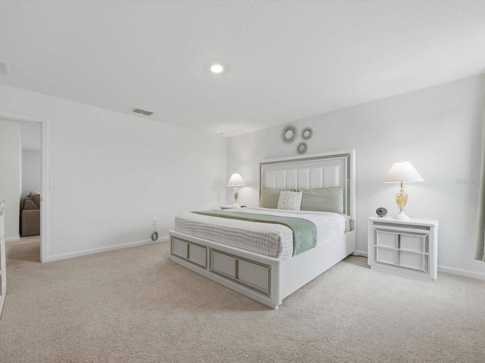 Master Bedroom (B)