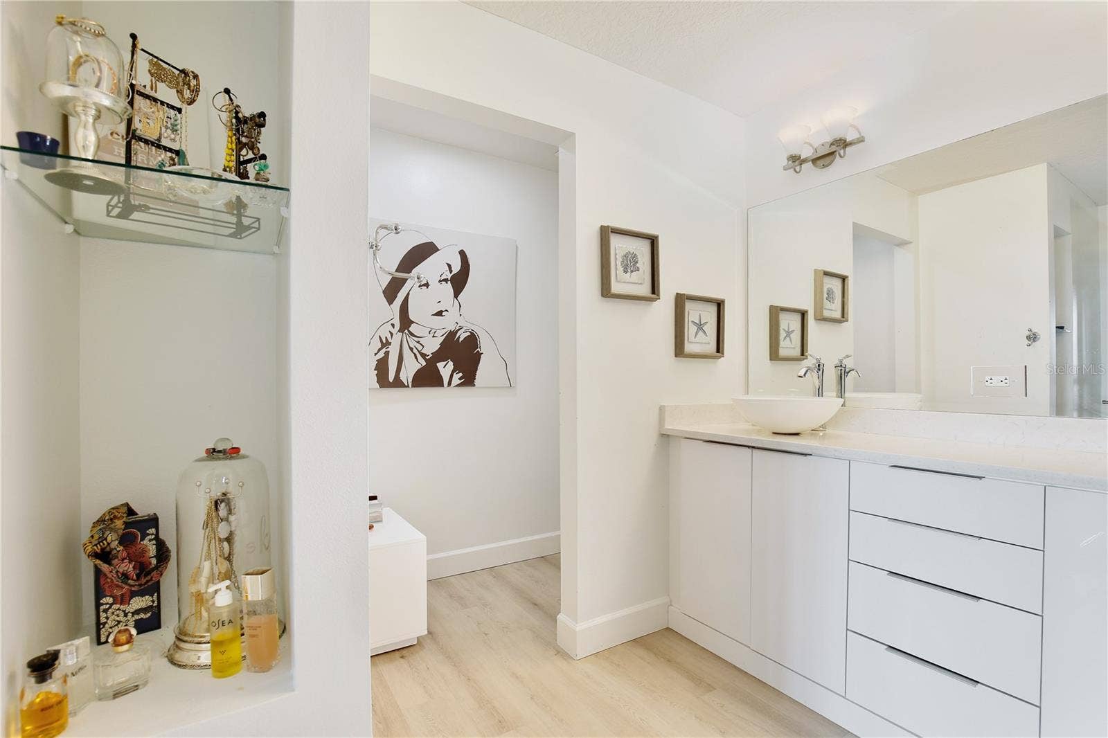 100 S EOLA DRIVE, #1413, Orlando, FL 32801 Primary Bathroom