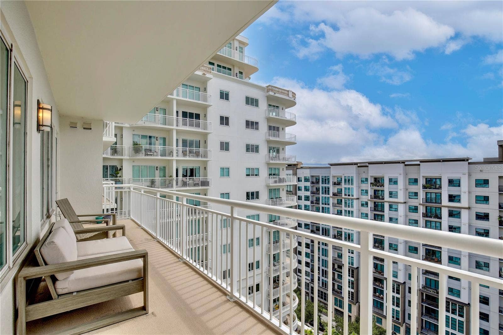 100 S EOLA DRIVE, #1413, Orlando, FL 32801 Private Balcony