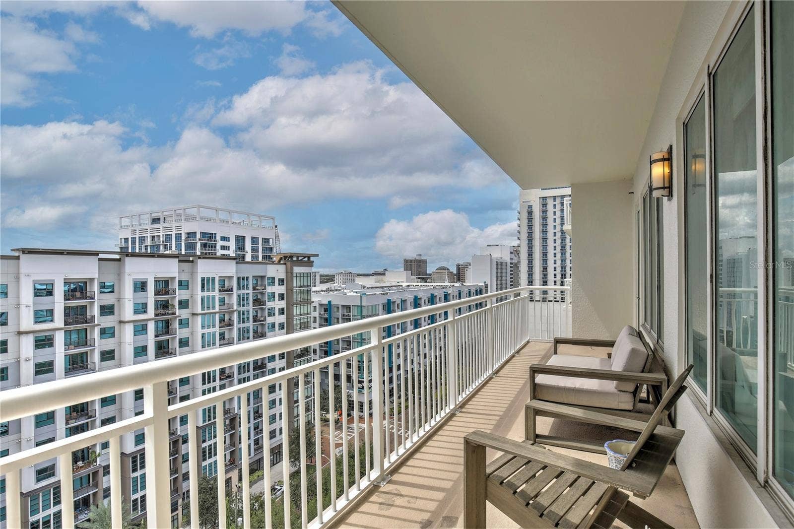 100 S EOLA DRIVE, #1413, Orlando, FL 32801 Private Balcony