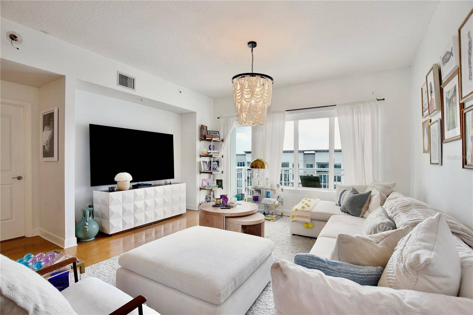 100 S EOLA DRIVE, #1413, Orlando, FL 32801 100 S EOLA DRIVE, #1413, Orlando, FL 32801