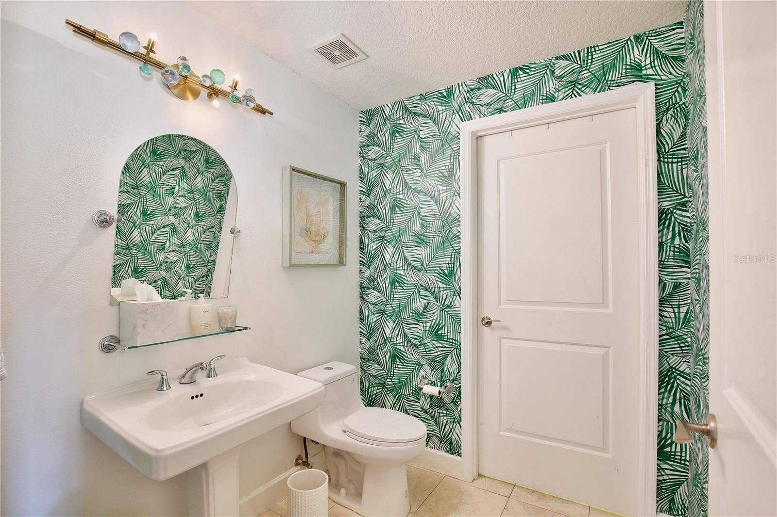 100 S EOLA DRIVE, #1413, Orlando, FL 32801 Half Bath