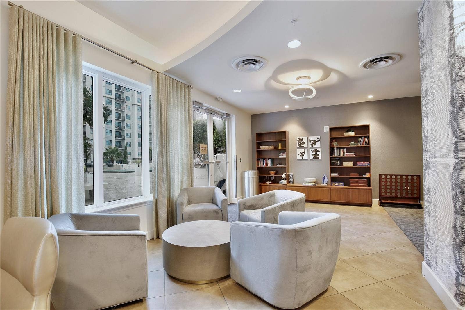 100 S EOLA DRIVE, #1413, Orlando, FL 32801 Club Level