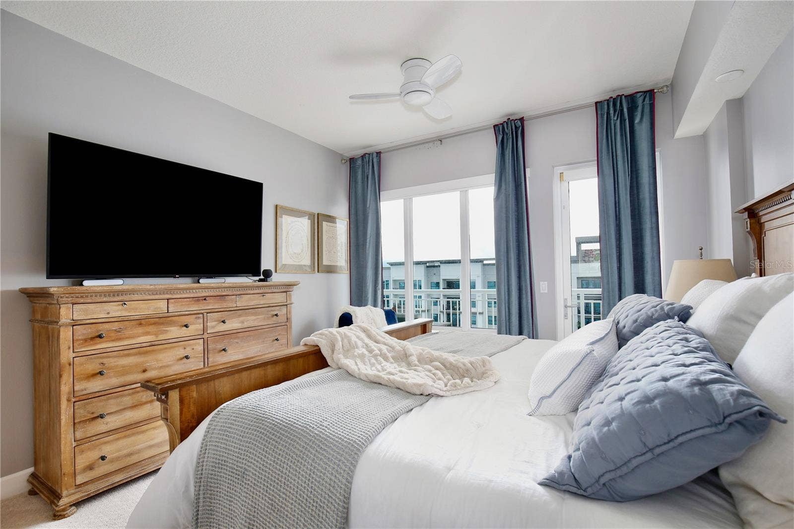 100 S EOLA DRIVE, #1413, Orlando, FL 32801 Primary Bedroom