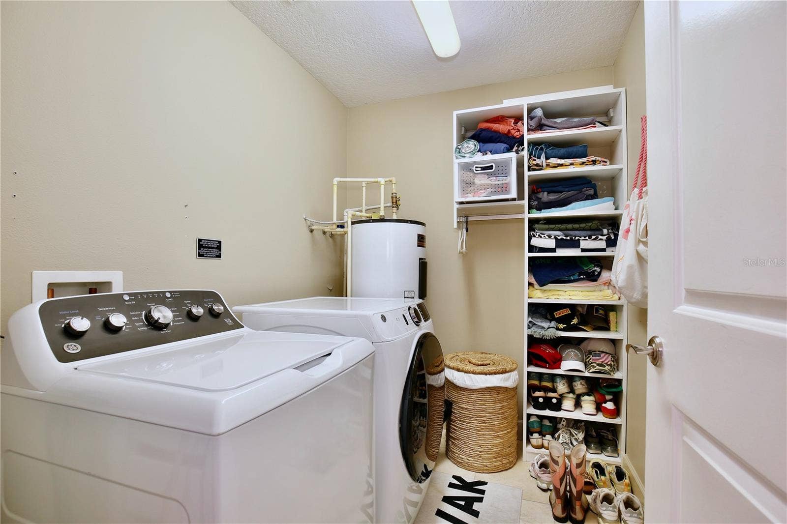100 S EOLA DRIVE, #1413, Orlando, FL 32801 Laundry Room