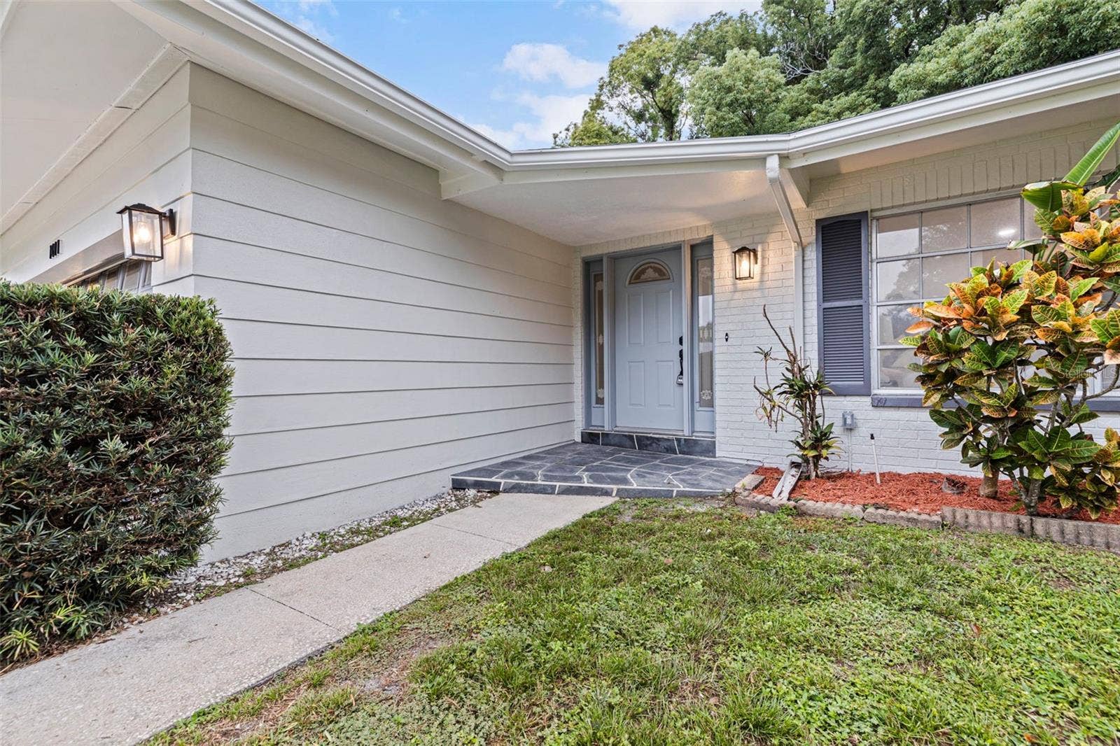 1011 MACRAE AVENUE, Clearwater, FL 33755