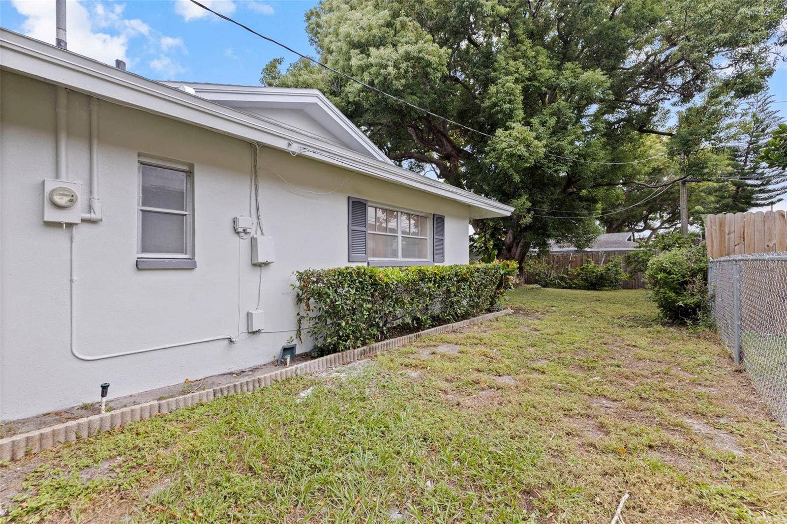 1011 MACRAE AVENUE, Clearwater, FL 33755