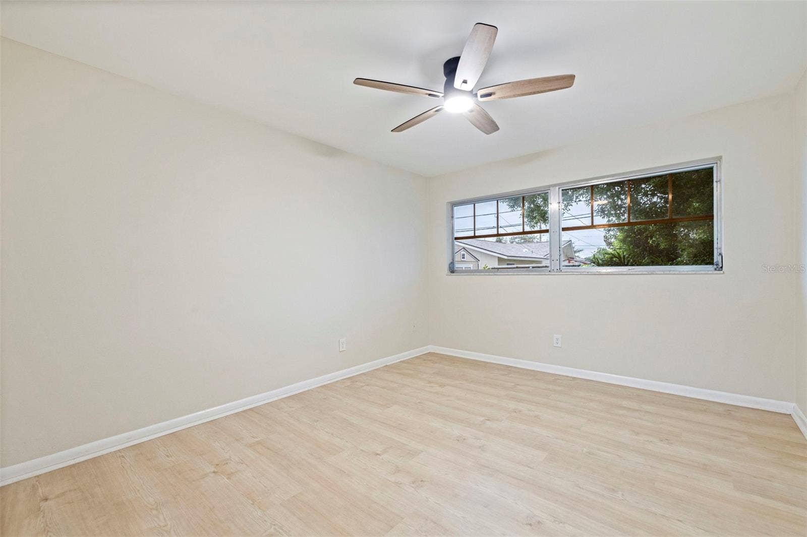 1011 MACRAE AVENUE, Clearwater, FL 33755
