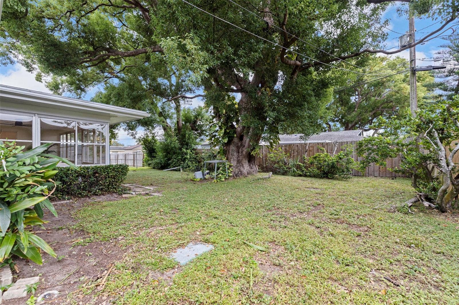 1011 MACRAE AVENUE, Clearwater, FL 33755