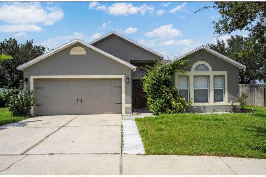 Property photo for 307 CARDIFF AVENUE, Davenport, FL