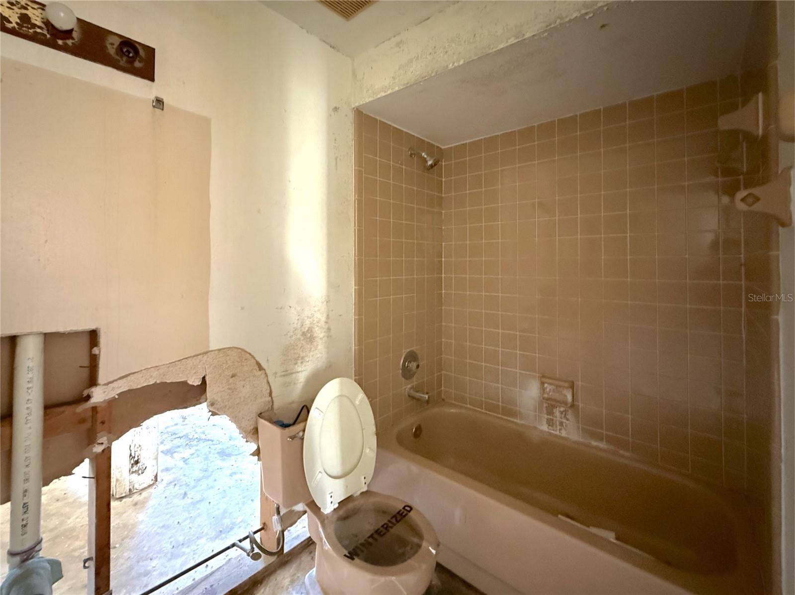 7755 BAY CEDAR DRIVE, Orlando, FL 32835 Bathroom 2