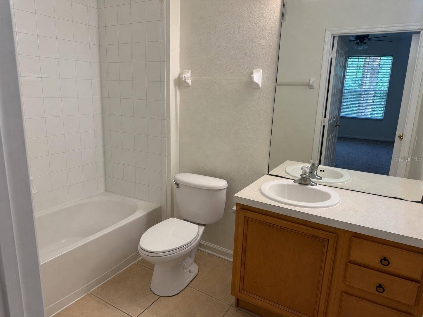6084 STEVENSON DRIVE, #204, Orlando, FL 32835 6084 STEVENSON DRIVE, #204, Orlando, FL 32835