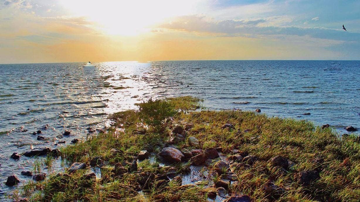 2132 DEBORAH DRIVE, Spring Hill, FL 34609 Pine Island a modern and naturalistic beach