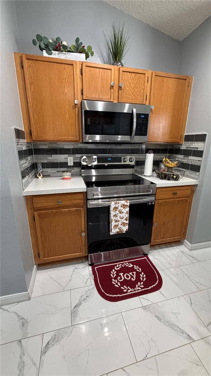 952 CLEAR CREEK CIRCLE, Clermont, FL 34714 952 CLEAR CREEK CIRCLE, Clermont, FL 34714