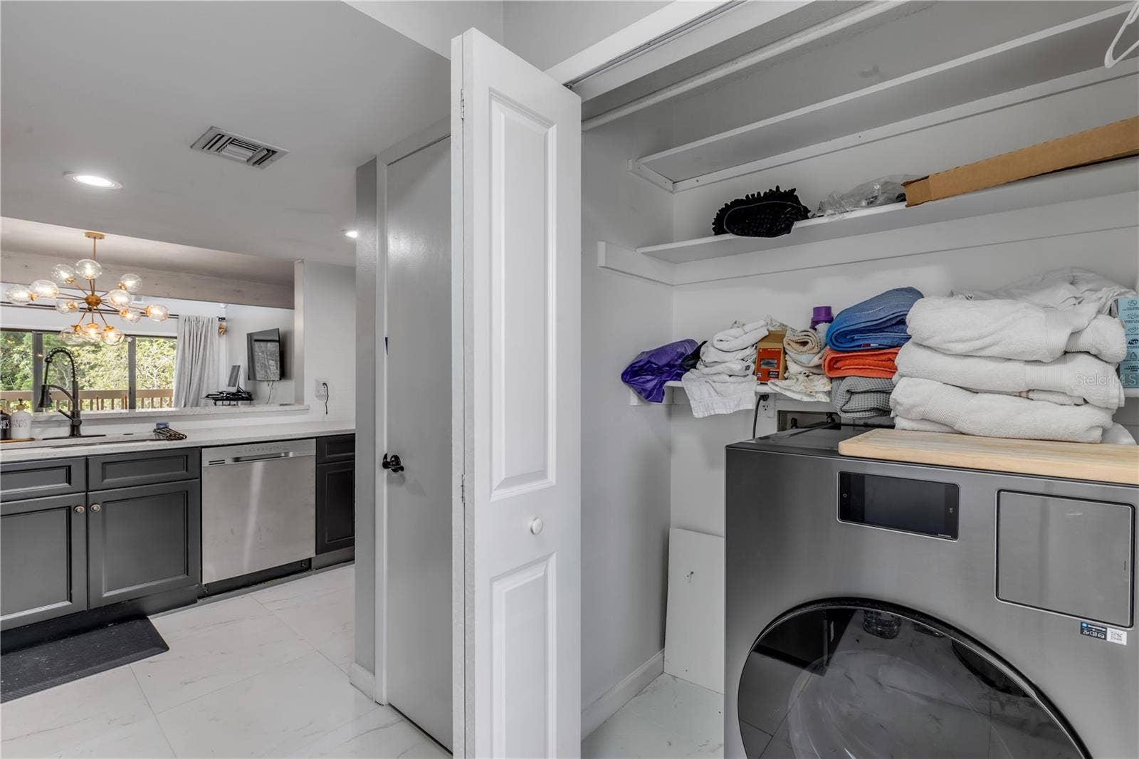 5472 PINE CREEK DRIVE, #2006B, Orlando, FL 32811