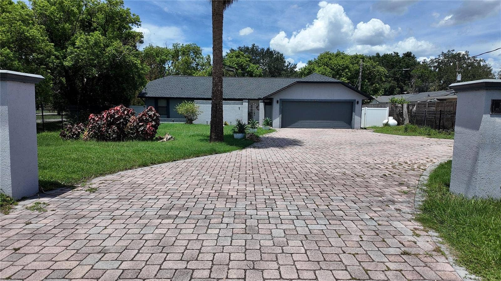 1055 HOLDEN AVENUE, Orlando, FL 32839 1055 HOLDEN AVENUE, Orlando, FL 32839