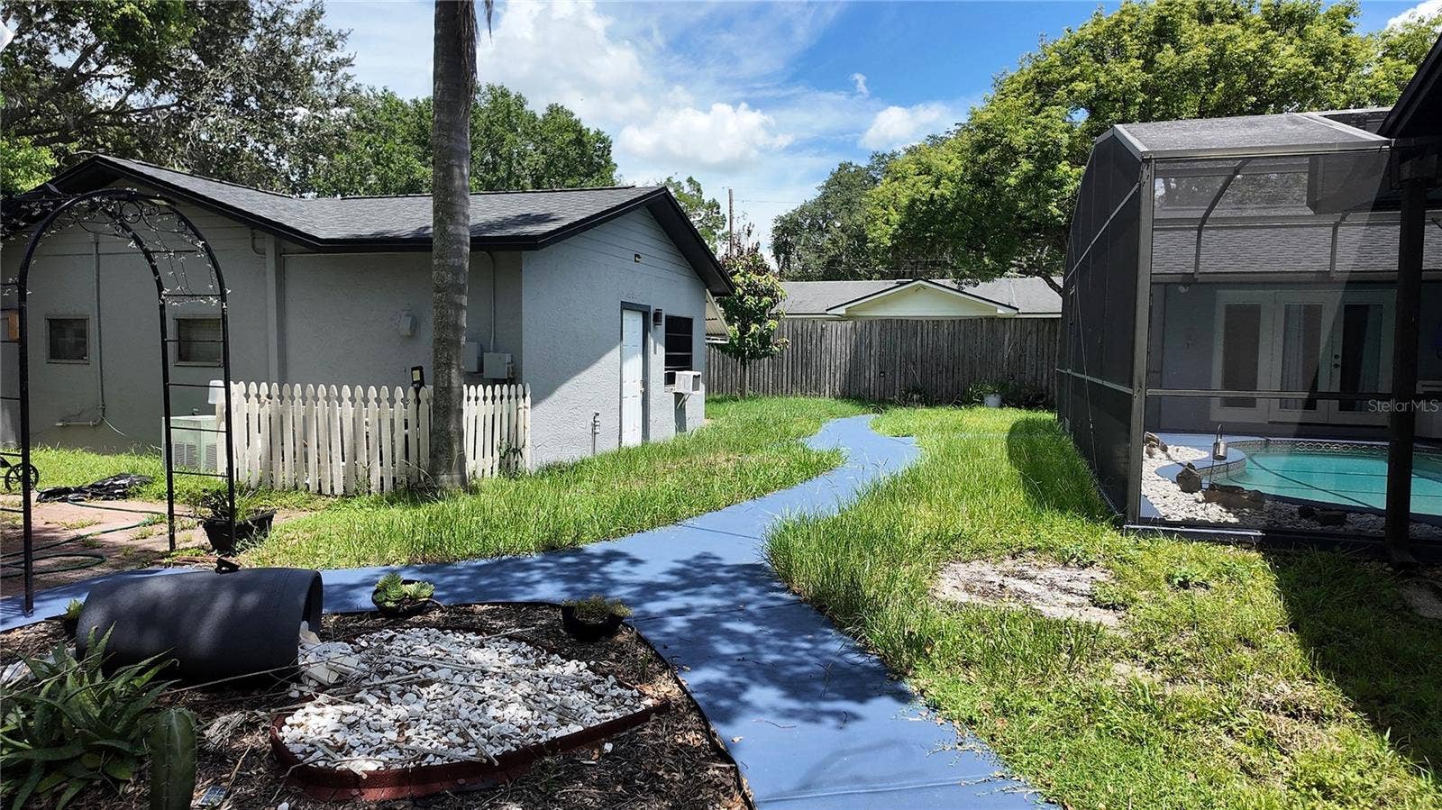 1055 HOLDEN AVENUE, Orlando, FL 32839 1055 HOLDEN AVENUE, Orlando, FL 32839