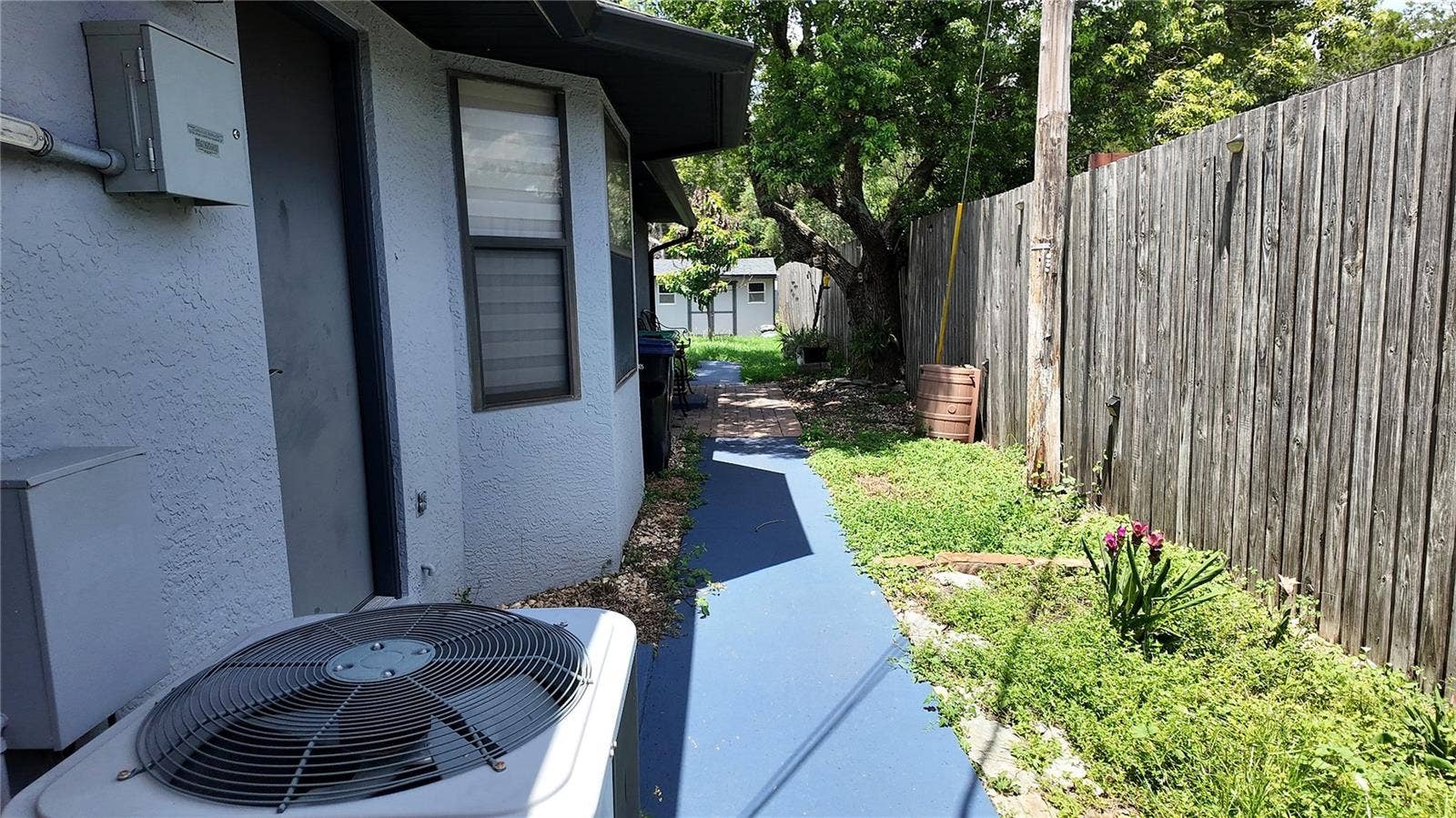 1055 HOLDEN AVENUE, Orlando, FL 32839 1055 HOLDEN AVENUE, Orlando, FL 32839
