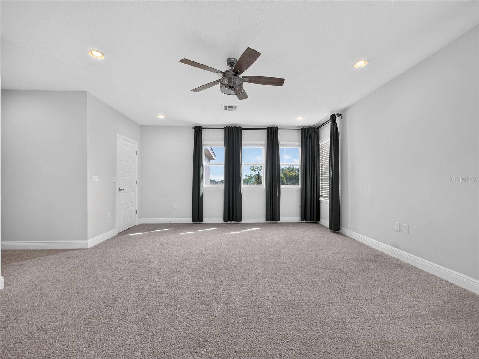 9849 LOST CREEK DRIVE, Winter Garden, FL 34787 9849 LOST CREEK DRIVE, Winter Garden, FL 34787