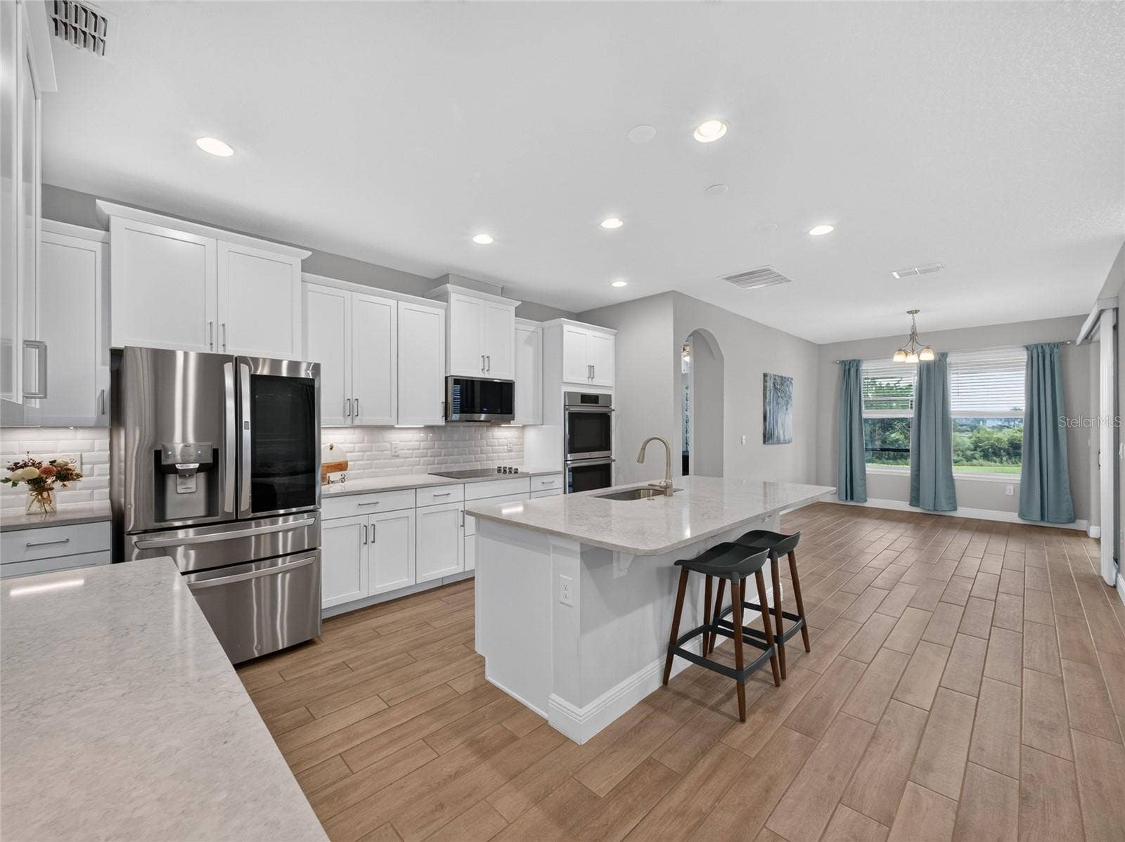 9849 LOST CREEK DRIVE, Winter Garden, FL 34787 9849 LOST CREEK DRIVE, Winter Garden, FL 34787
