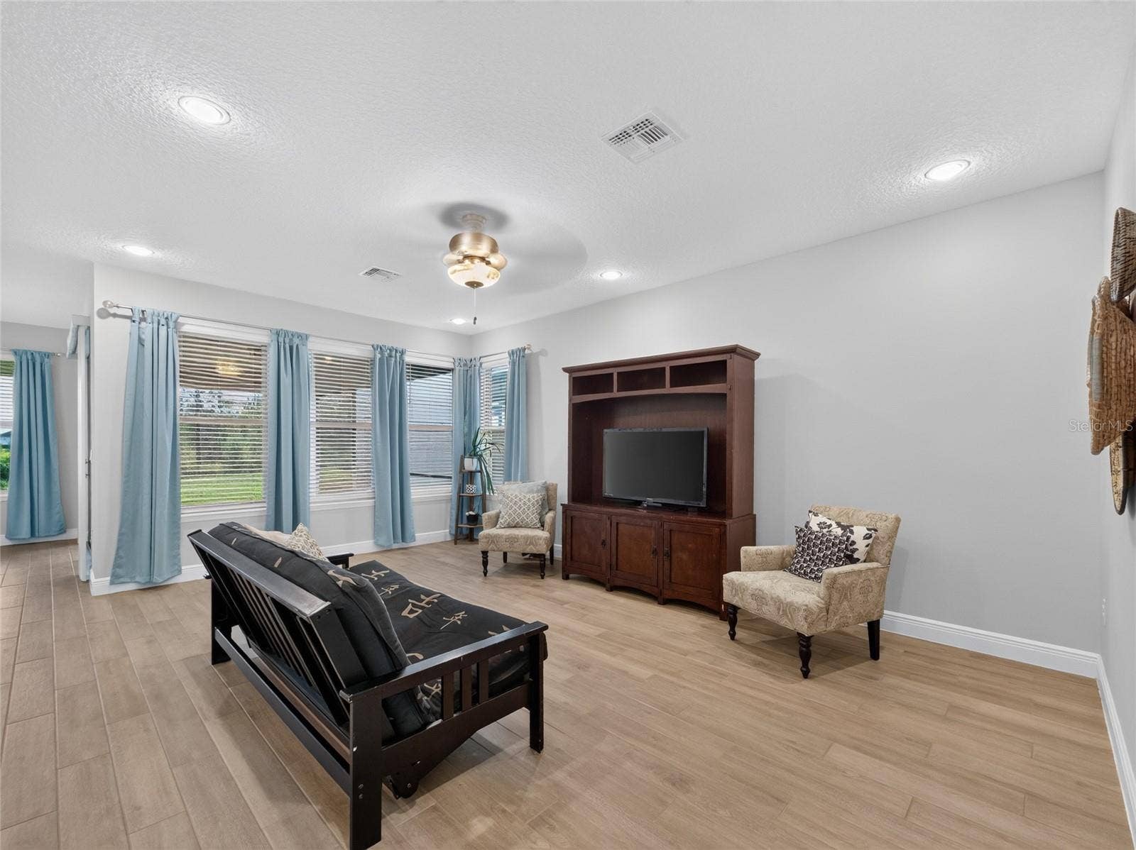 9849 LOST CREEK DRIVE, Winter Garden, FL 34787 9849 LOST CREEK DRIVE, Winter Garden, FL 34787