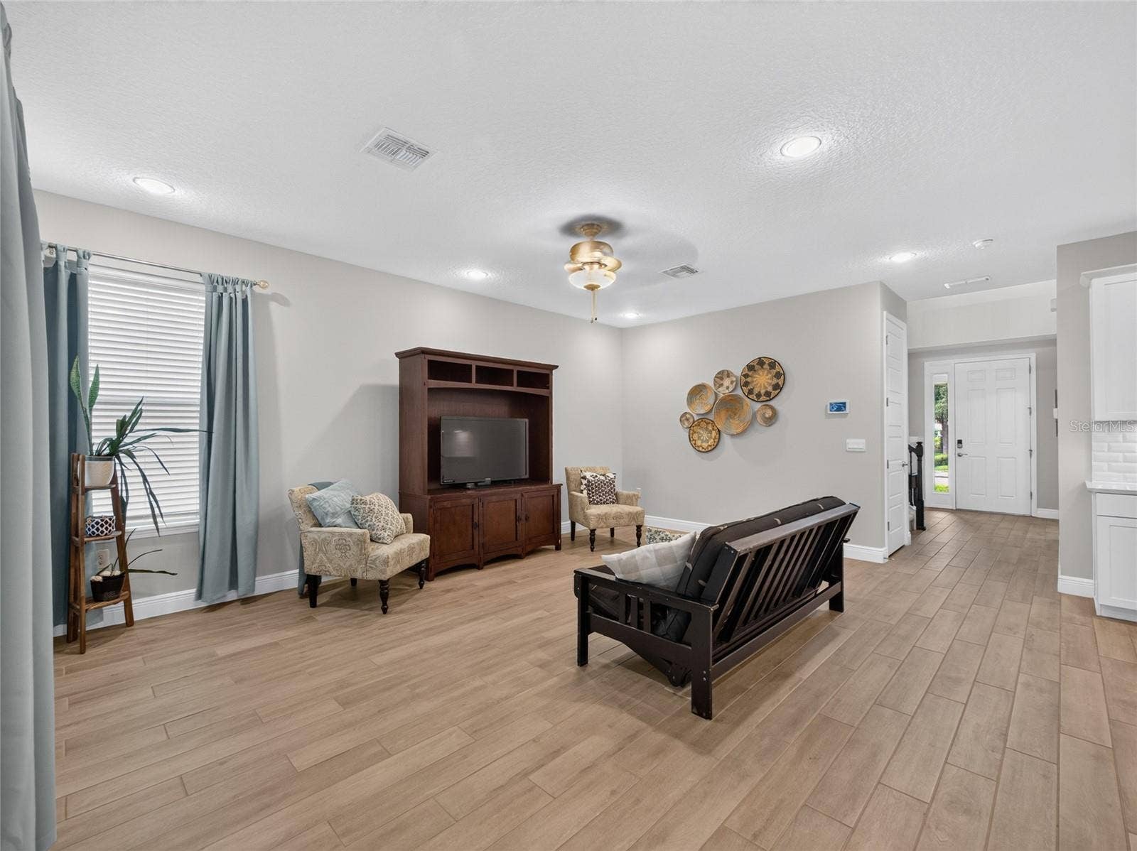 9849 LOST CREEK DRIVE, Winter Garden, FL 34787 9849 LOST CREEK DRIVE, Winter Garden, FL 34787